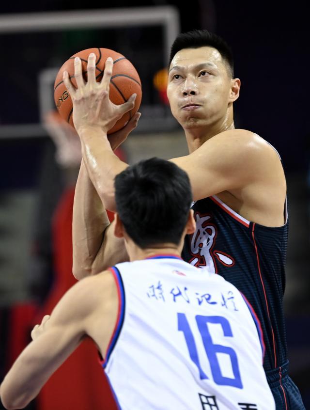 广东新外援加盟如雪中送炭 首秀砍三双助球队反弹