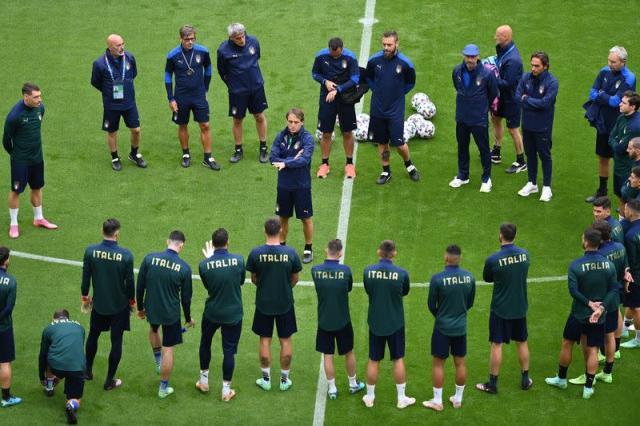 开云体育APP-【前瞻】曼奇尼只有幸福烦恼 丁丁出战利好意大利？